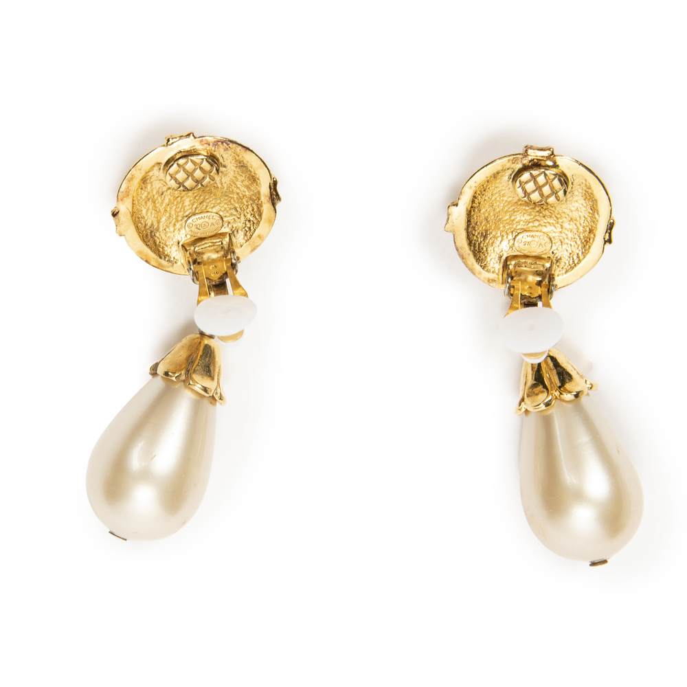 Chanel CC Faux Pearl Dangle Clip On Earrings - Picture 3 of 3